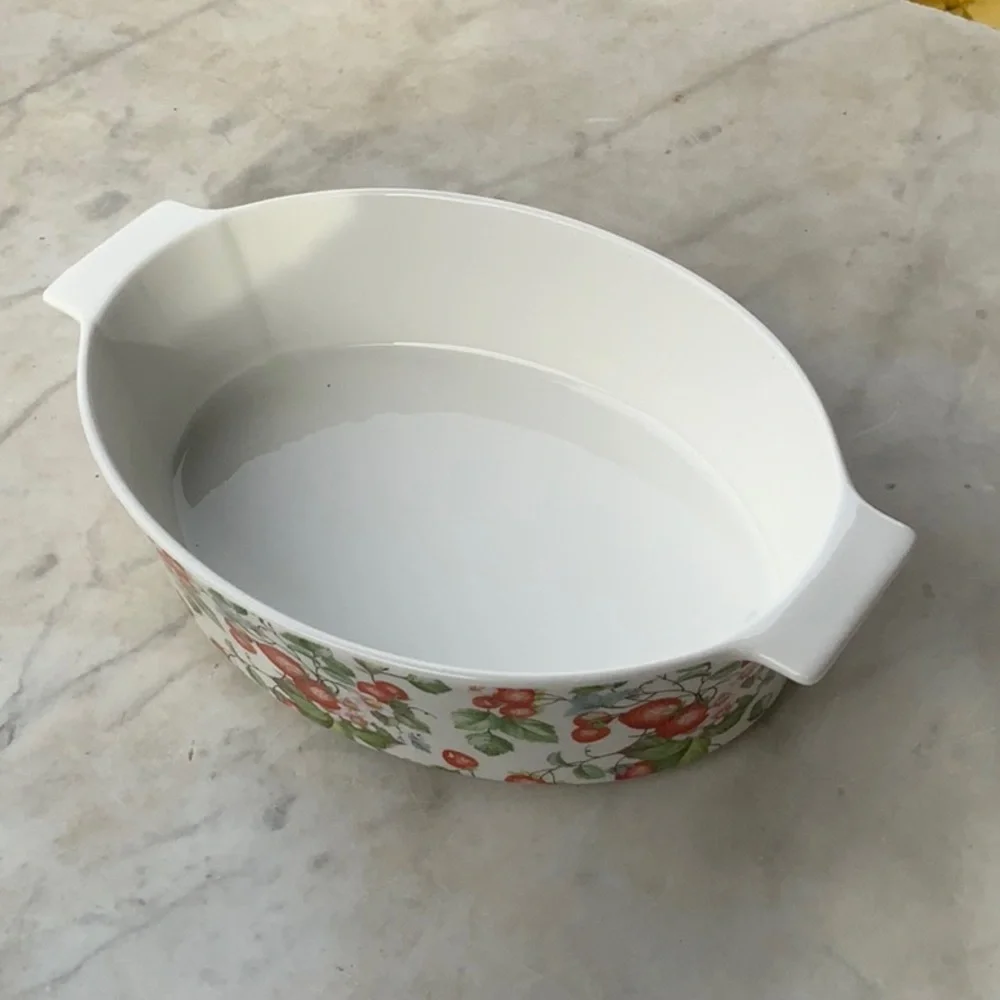 GRACES TEAWARE STRAWBERRY VINE OVAL BAKER WITH LID 11 INCH NEW